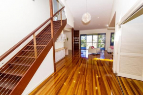 The Holiday House, Fraser Island